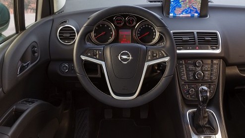 Kleine update voor Opel Meriva voor 2014 met nieuwe motoren, verse grille, andere achterlichten en gebruiksvriendelijke infotainment.